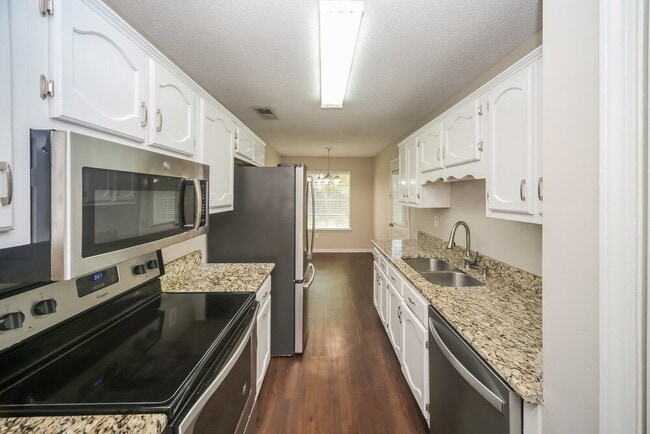 Building Photo - 8057 Sundown Ln