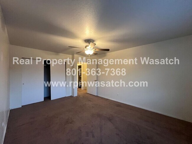 Building Photo - 110 800 E