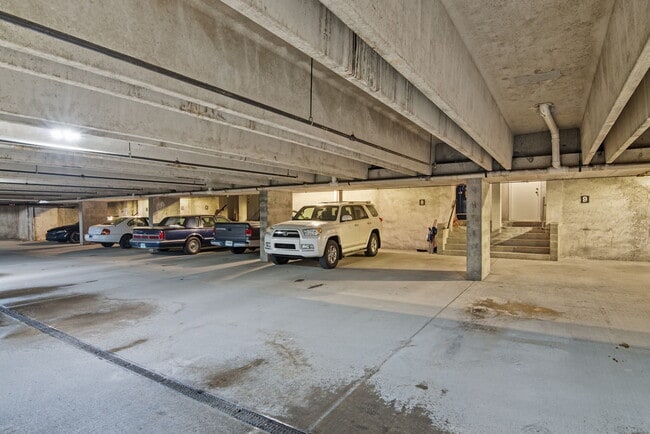 Building Photo - 1448 N Illinois St