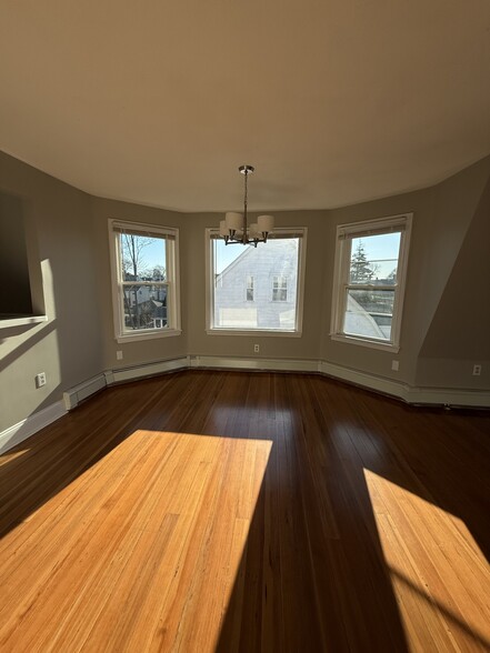 Building Photo - 76 Fremont St