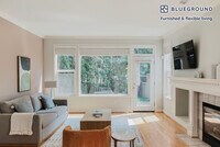 Building Photo - 1525 NE Iris St