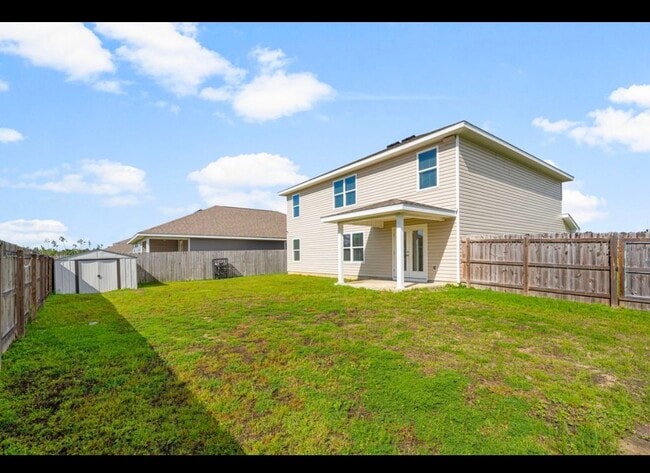 Building Photo - 5832 Viking Wy