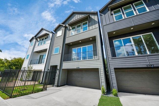 Building Photo - 6949 Foster St