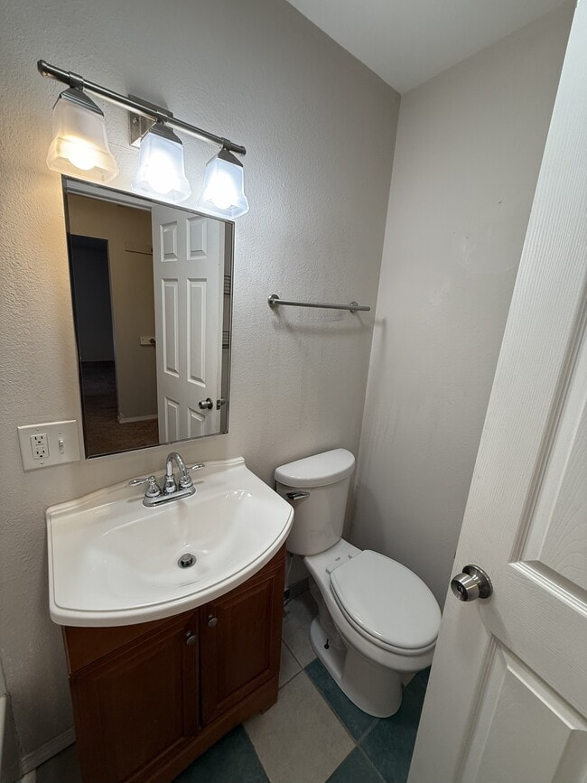 Building Photo - 6380 S Settlers Bay Dr