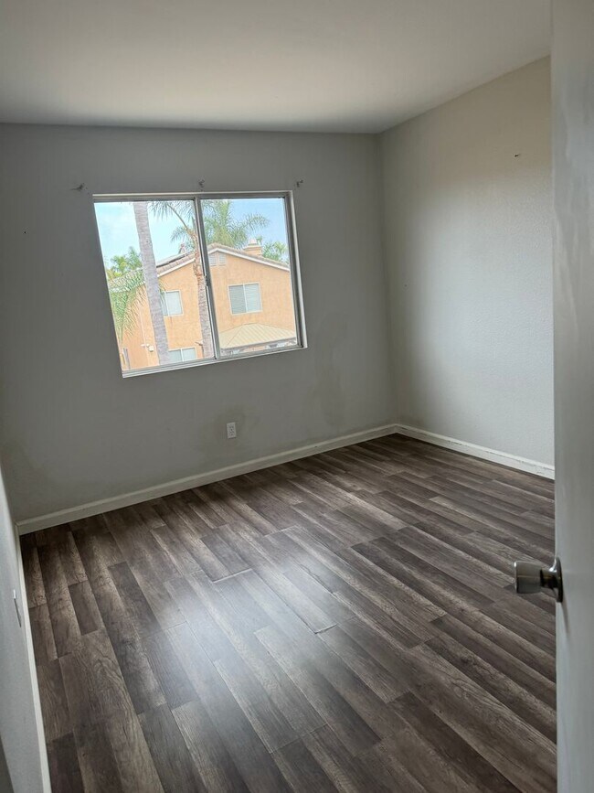 Building Photo - 3215 Glancy Dr