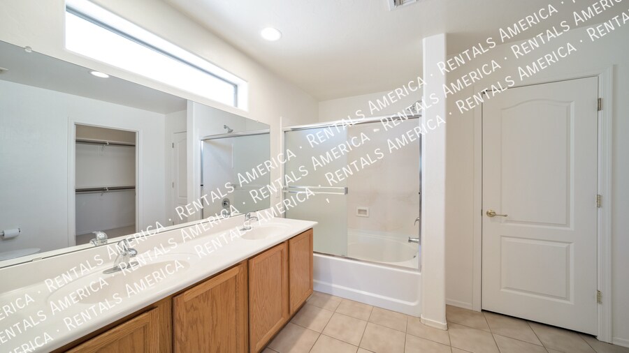 Building Photo - 3976 E Isaiah Dr