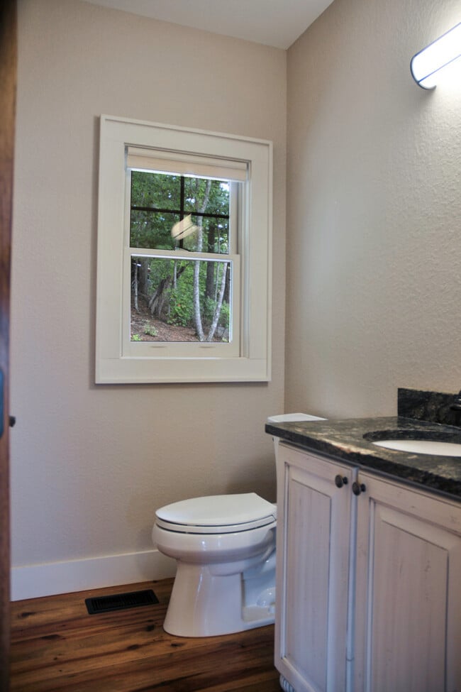 Building Photo - Beautiful Mountain home in Balsam Mountain Preserve Community $3500 a month with year-long lease