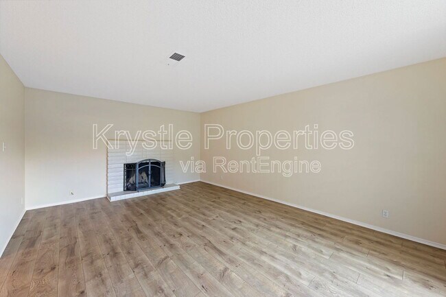 Building Photo - 130 Yorkshire Ct