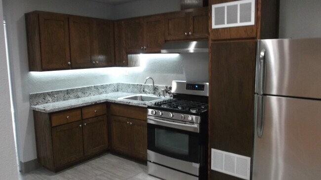 Building Photo - 516 Rimmer Ave