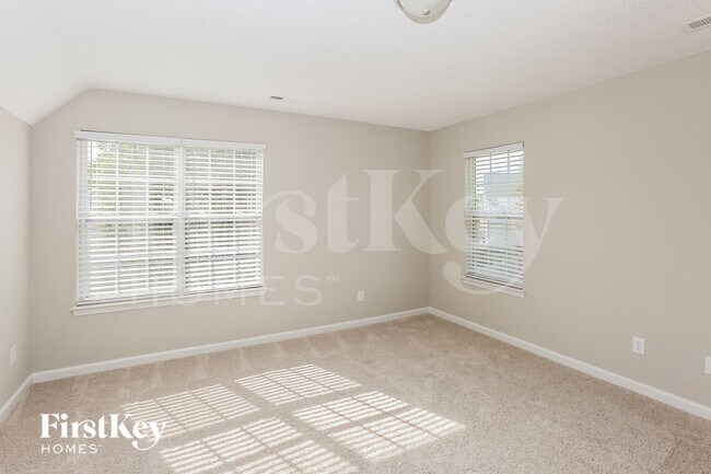 Building Photo - 4852 Asherton Pl NW