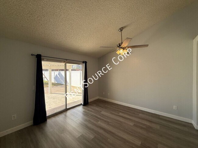 Building Photo - 1940 Simsburry St