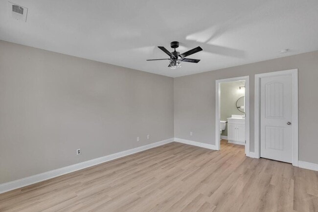 Building Photo - THE BURROUGHS @ CAROLINA PLANTATIONS