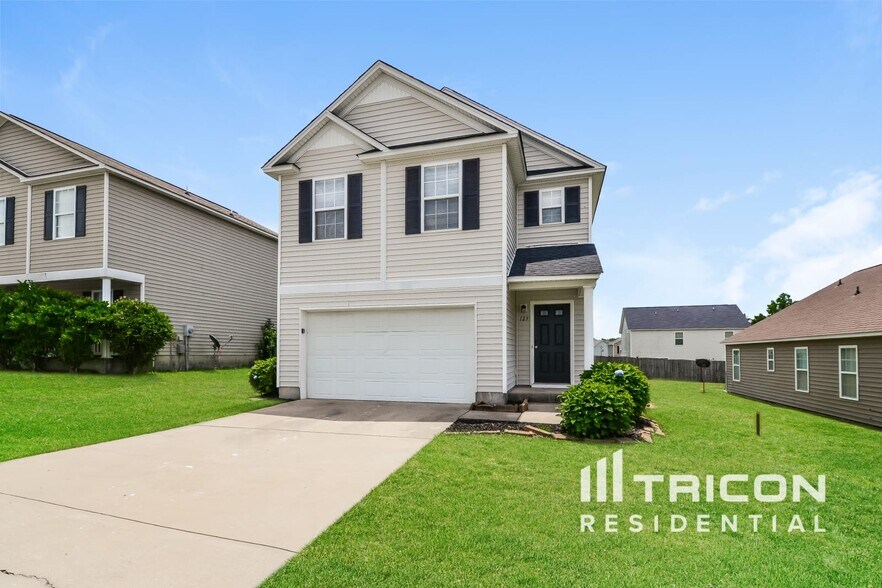 Primary Photo - 123 Bruin Dr