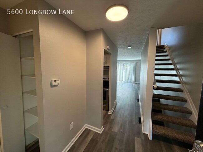 Building Photo - Recently Updated Beautiful Town Home in Du...