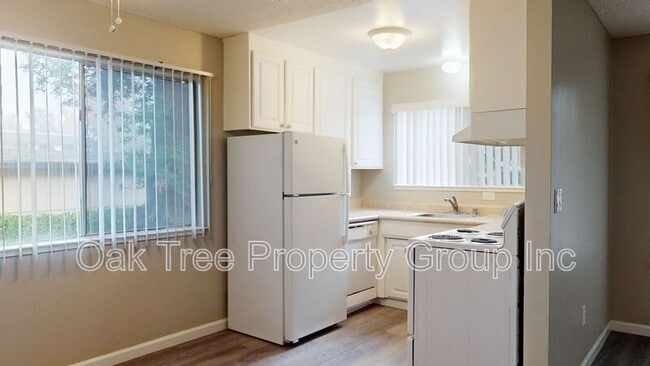 Building Photo - 1674 Cordoba St