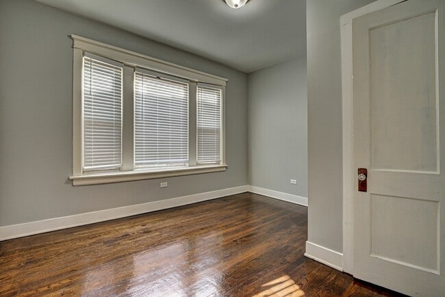 Building Photo - 7331 S Dante Ave