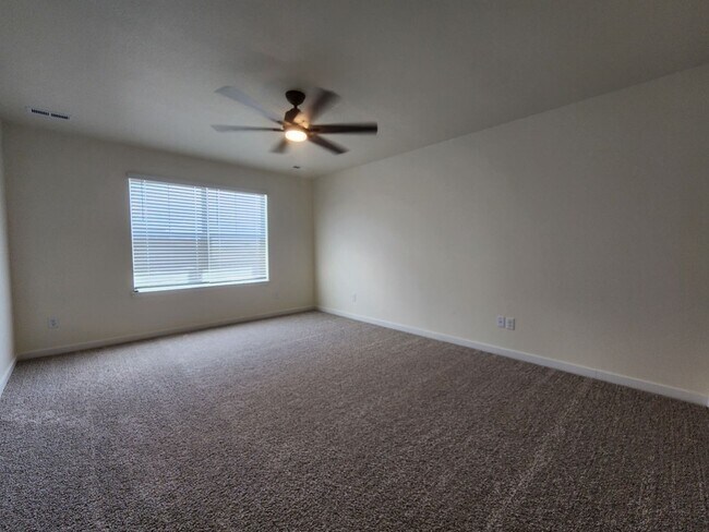Building Photo - Stunning New Build In Wide Open Bennett!