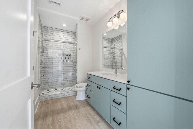 Building Photo - 1618 N Danville St