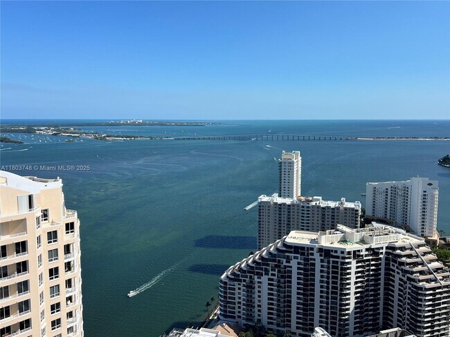 Building Photo - 848 Brickell Key Dr