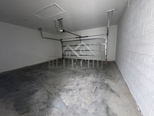Building Photo - 2575 Rider Rain Ln