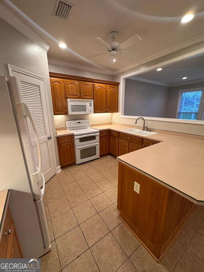 Building Photo - 121 Austin Ryan Dr