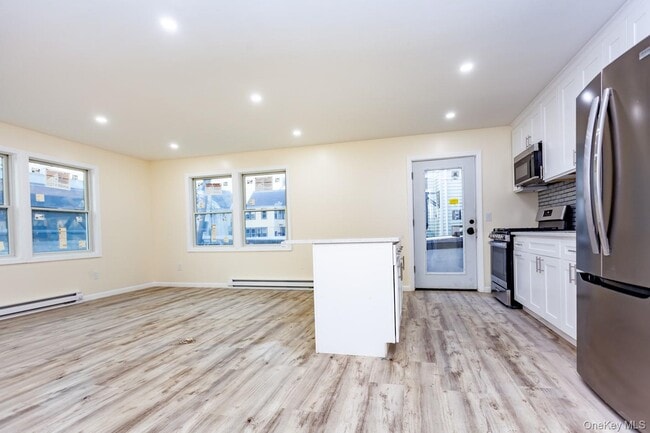 Building Photo - 300 Highland Ave