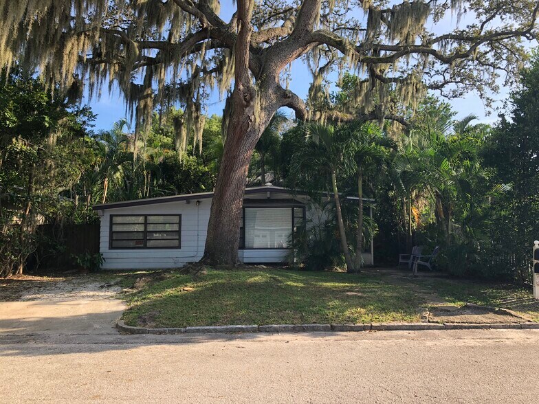 Primary Photo - 122 19th Ave N