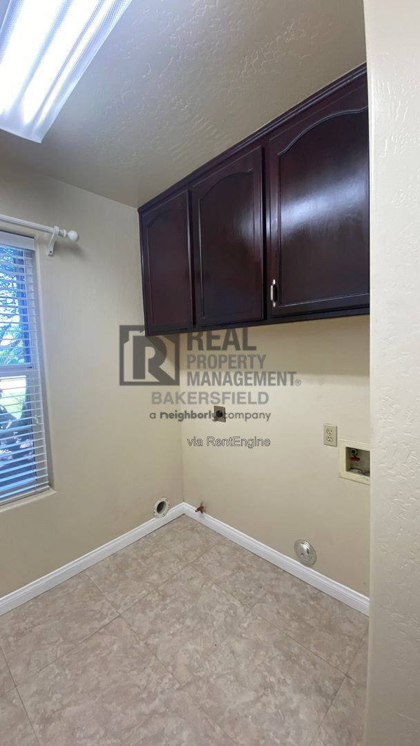 Building Photo - 10916 Stony Point Dr