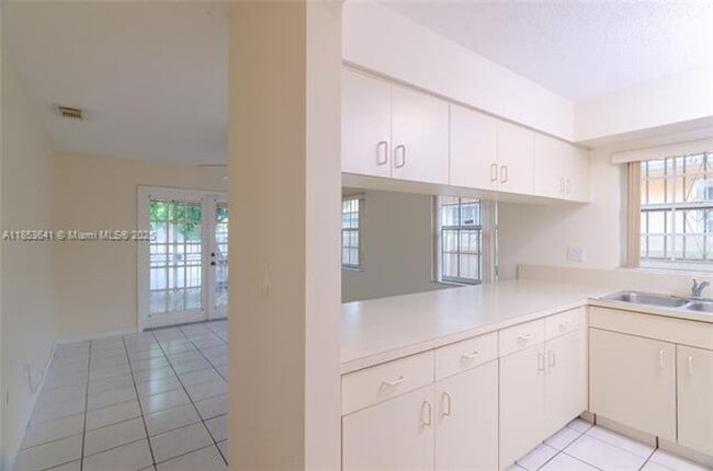 Building Photo - 3373 SW 28th Terrace