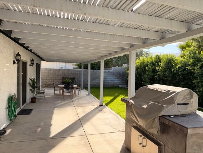 Building Photo - 51905 Avenida Velasco