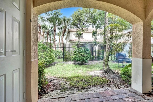 Building Photo - 2613 SW 83rd Terrace