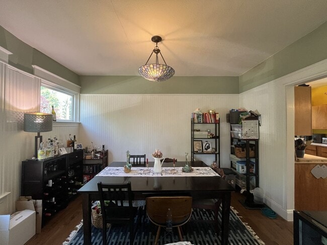 Building Photo - Warm and Welcoming Portland Home with Classic Charm, Modern Kitchen & Outdoor Deck