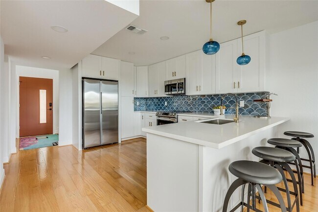 Building Photo - 125 Comanche Dr