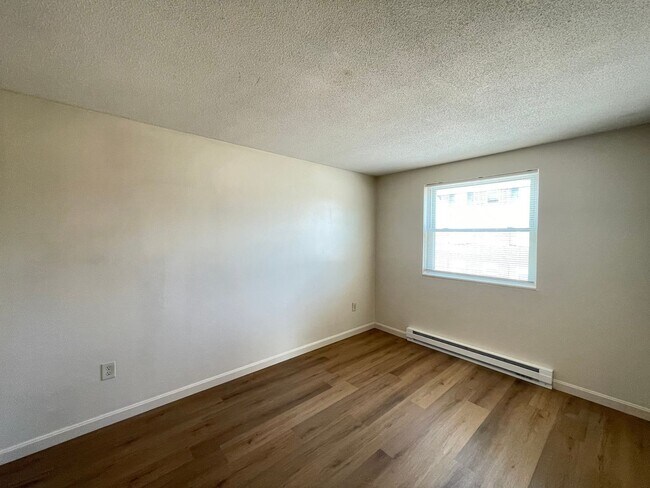 Building Photo - 173 Loudon Rd