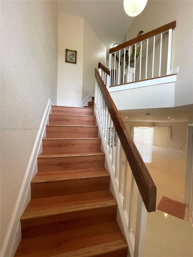 Building Photo - 10290 SW 139th Ct