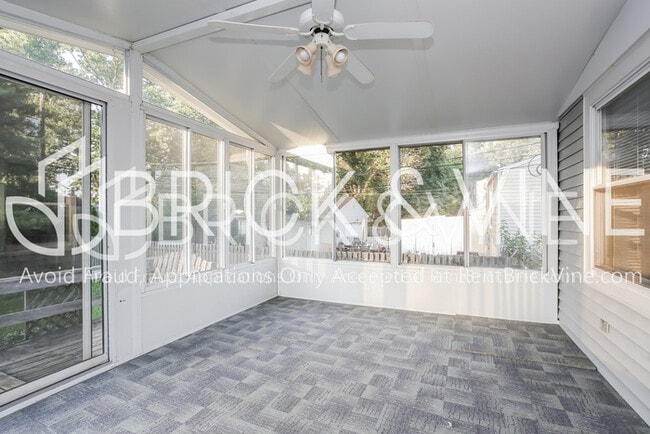 Building Photo - 5056 Ewald Dr