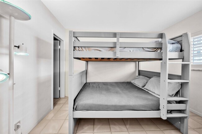 Building Photo - 2400 S Ocean Dr