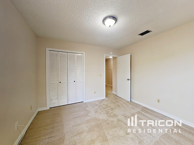 Building Photo - 2036 Pompano Pkwy