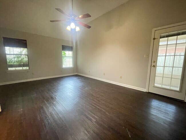 Building Photo - 5884 Alexandria Ln