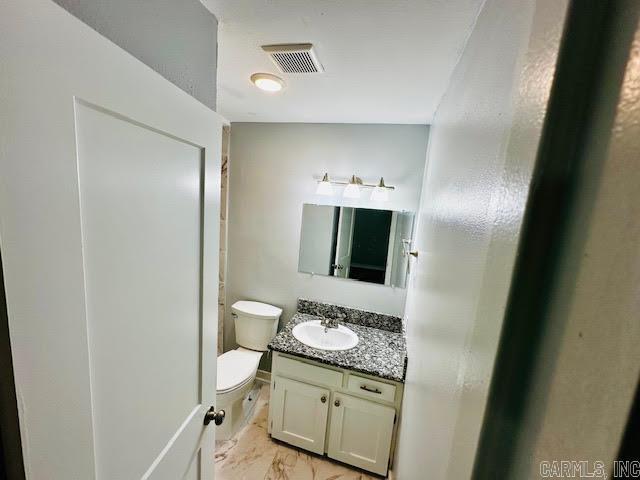 Building Photo - 1209 E Twin Lakes Dr