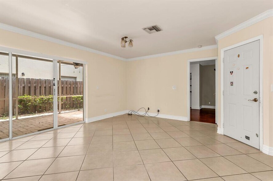 Building Photo - 5486 NW 44th Way