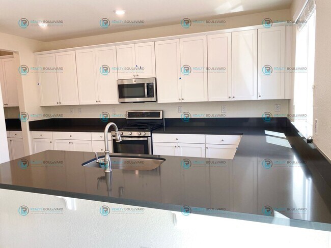 Building Photo - 4 Bedroom 3 Bath Home On Corner Lot Home Near Sparks Galleria