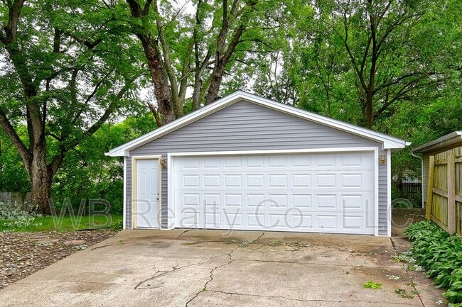 Building Photo - 2928 Vine St