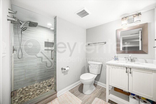 Building Photo - 4230 N Oriole Ave