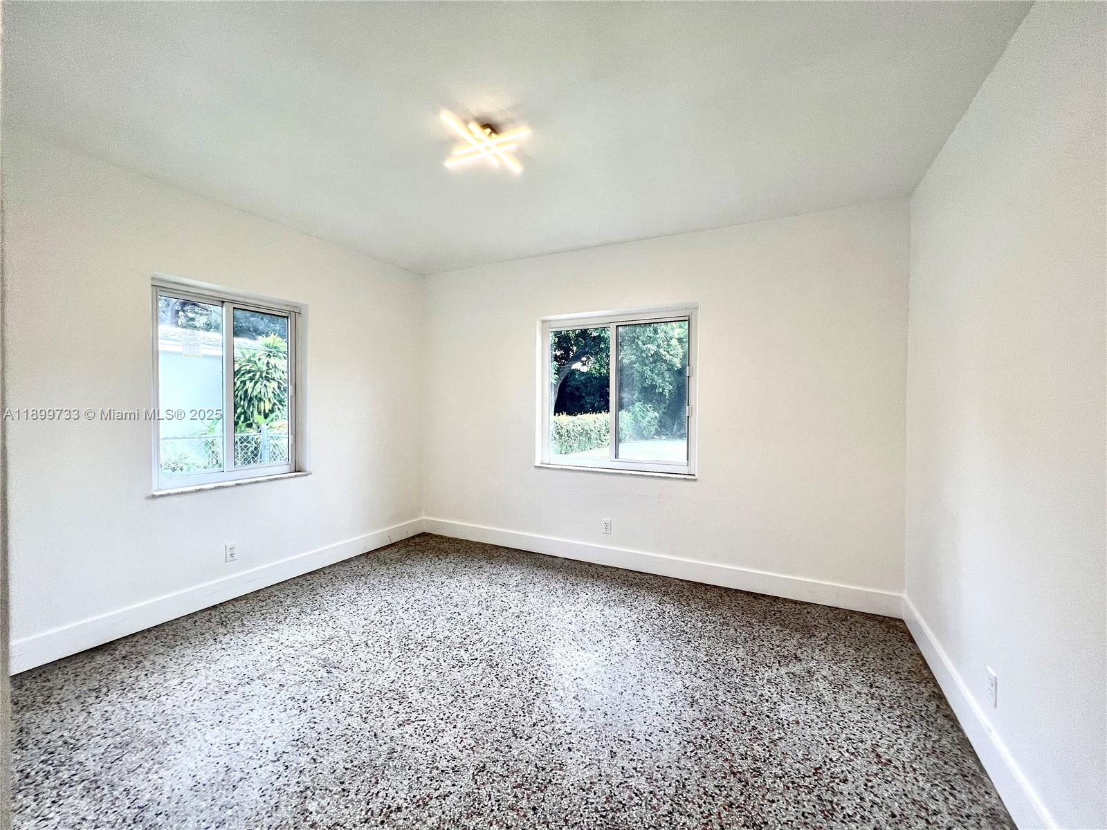 Building Photo - 11020 NE 10th Ave