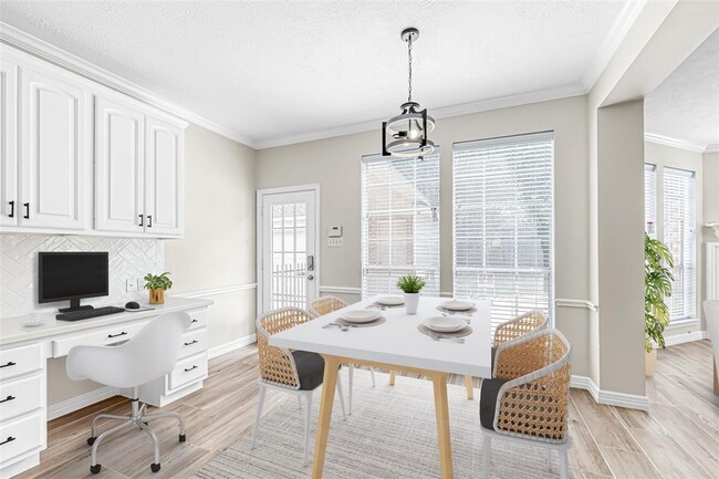 Building Photo - 18 Turtle Creek Manor