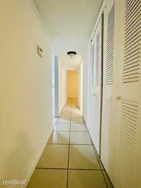 Building Photo - 3 br, 2 bath House - 1101 Crystal Lake Dr ...