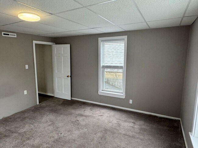 Building Photo - 18 Pentucket St