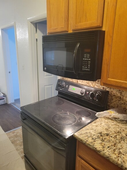 Building Photo - 94 N Sherman St