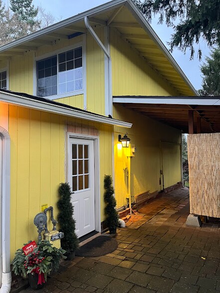 Building Photo - 11601 NE 155th St